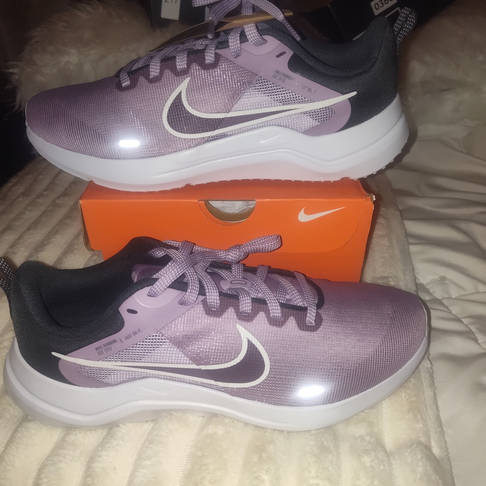 Nike Downshifter 12 in Amethyst and Black